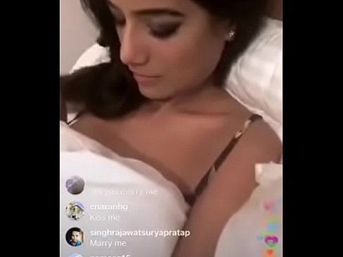 Red L. reccomend poonam pandey nip slip